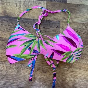 Bikini top with flowers